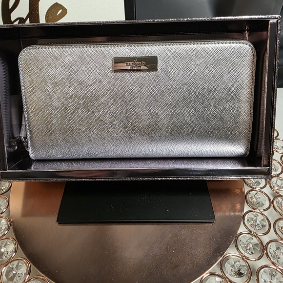 Kate Spade Kenzie Metallic Continental Wallet NWT Boxed